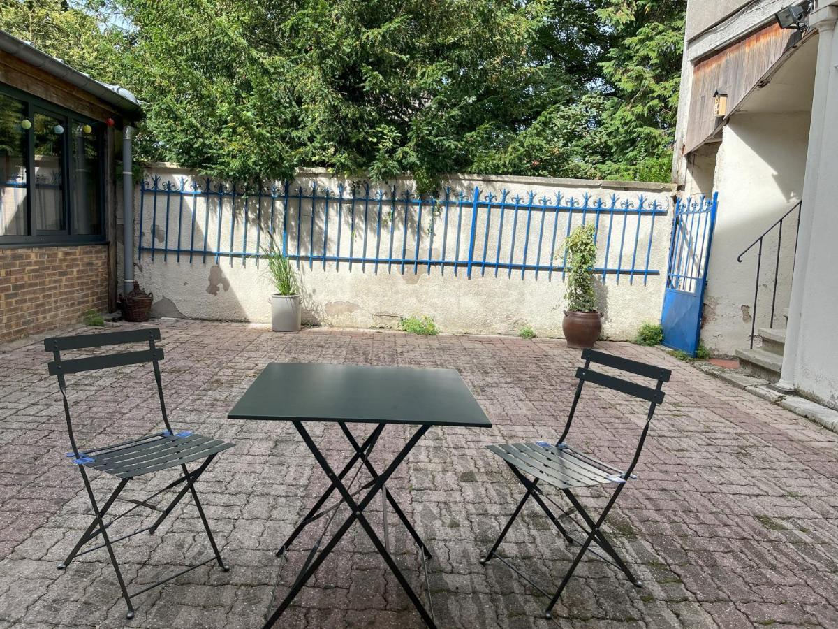 La Cour du Prince: Cozy Ground Floor with Terrace Near Station Verdun-sur-Meuse Exterior photo