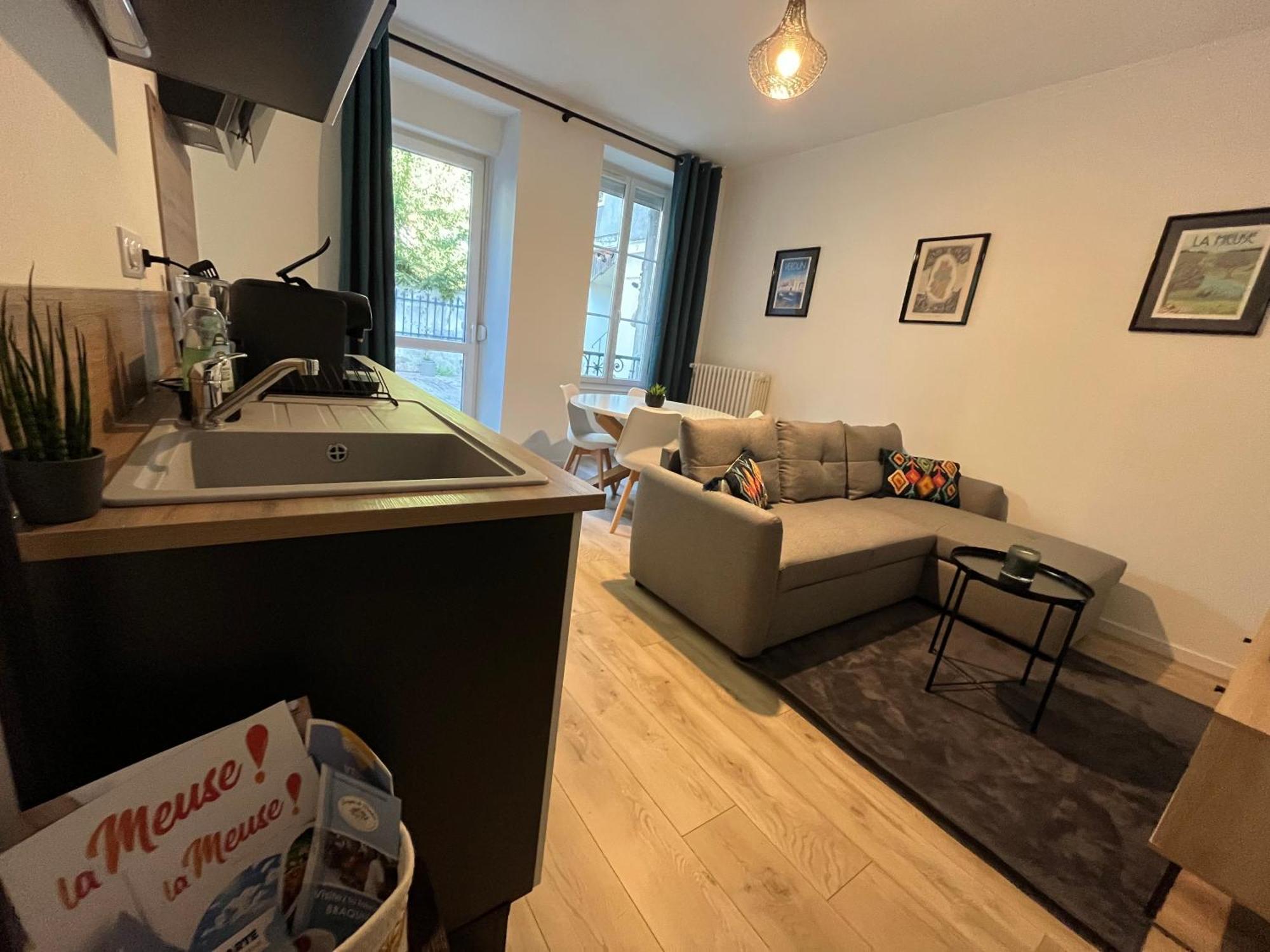 La Cour du Prince: Cozy Ground Floor with Terrace Near Station Verdun-sur-Meuse Exterior photo