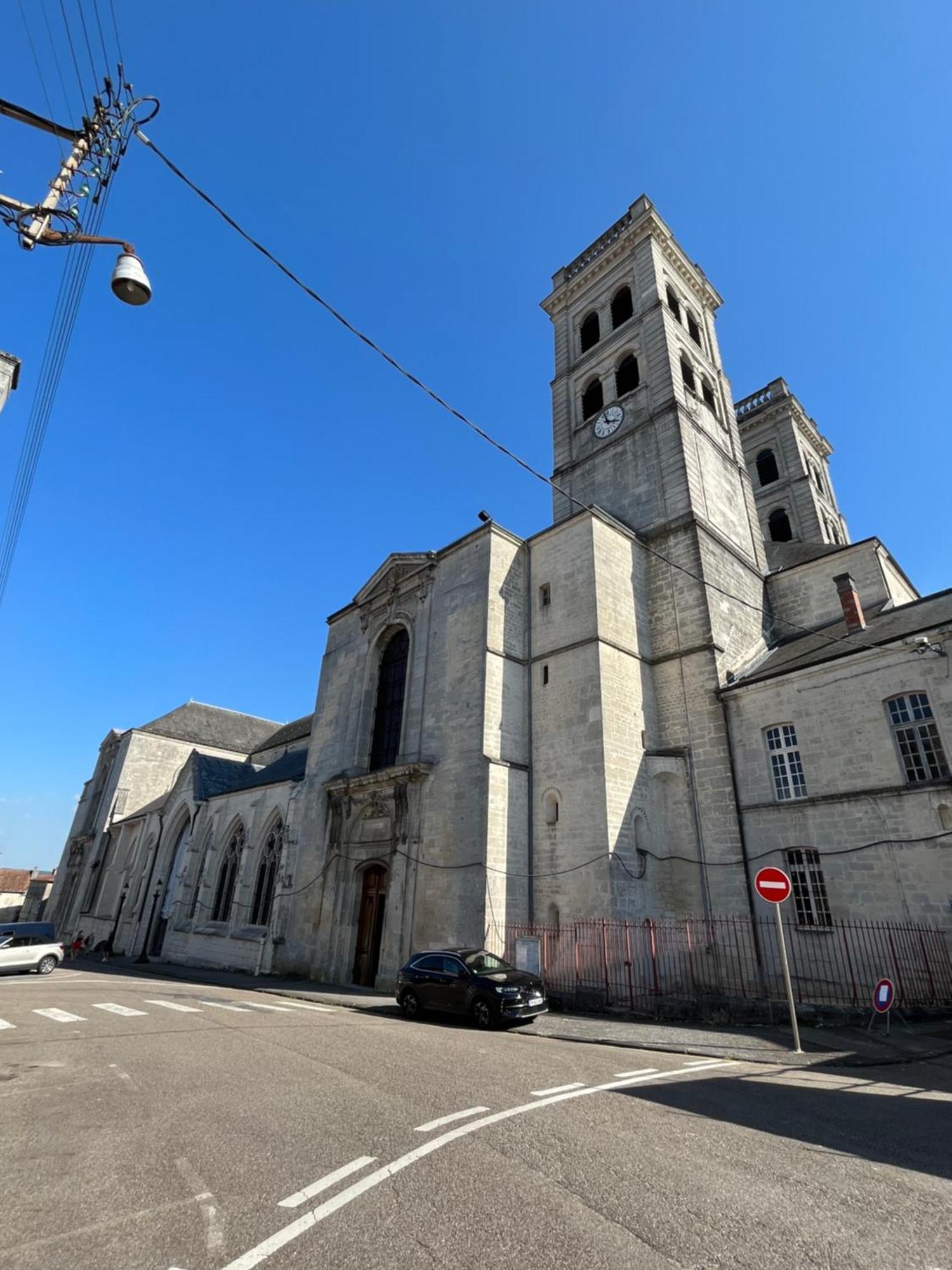 La Cour du Prince: Cozy Ground Floor with Terrace Near Station Verdun-sur-Meuse Exterior photo